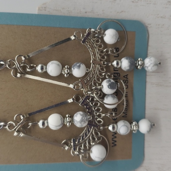 1177- Howlite Stone Women's Handmade Earrings NWT - Picture 2 of 4